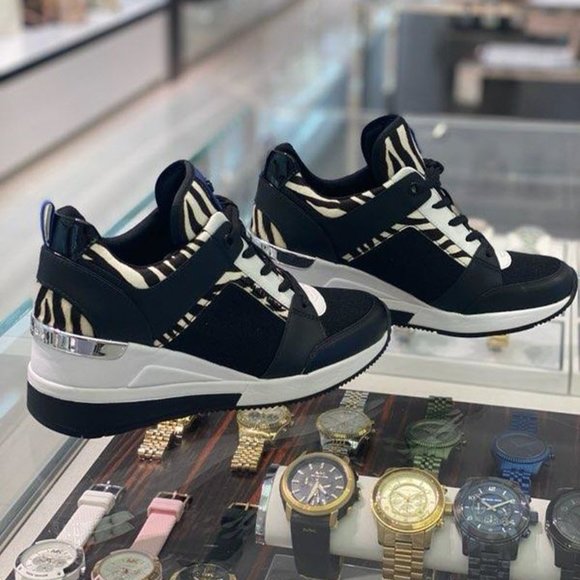 Michael Kors Georgie embossed leather sneaker shoe - Picture 3 of 7